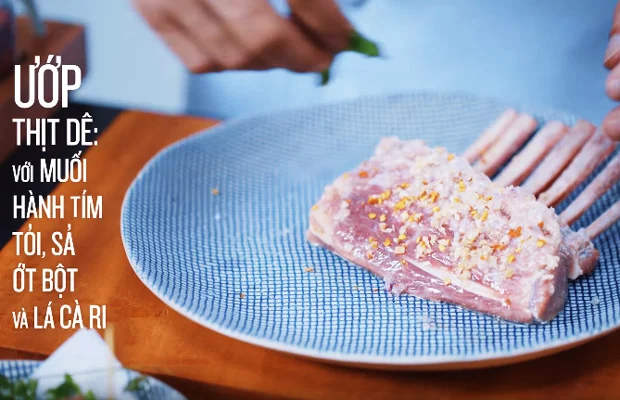 ướp thịt dê với gia vị