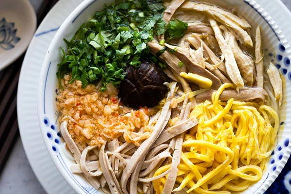 Xếp các nguyên liệu vào tô