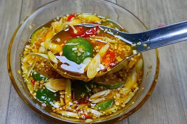 Nước mắm sả tắc chấm