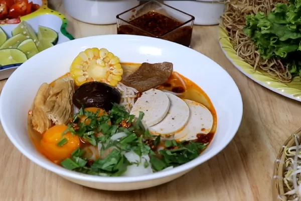 Cách nấu bún bò huế chay ngon