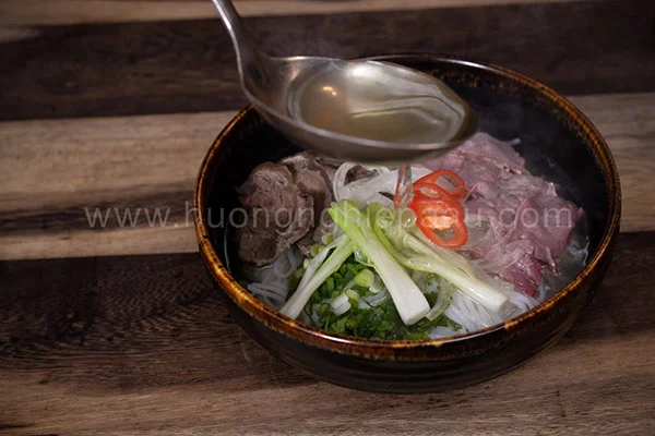 Xếp thịt cùng các nguyên liệu