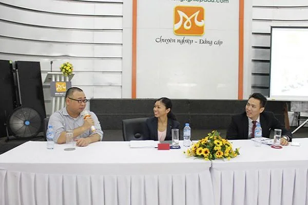 ổng Bếp Trưởng Satoru Takeuchi