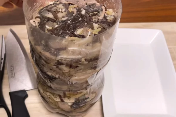 cách gói giò bằng chai nhựa