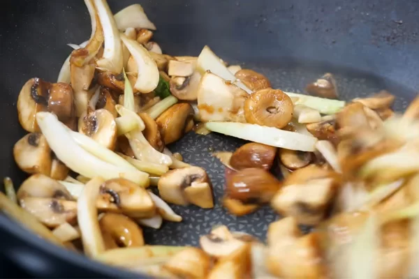 Xào nấm và cải