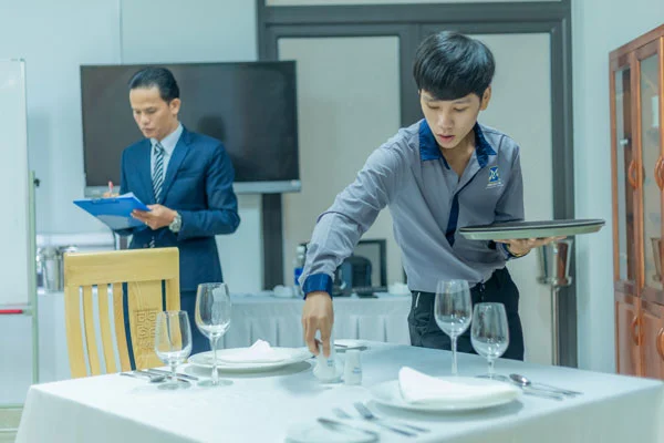 Chương trình đào tạo nên bám sát tiêu chí tuyển dụng trong ngành Chương trình đào tạo nên bám sát tiêu chí tuyển dụng trong ngành