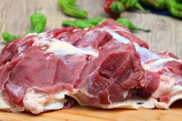 Cách chọn mua thịt dê tươi ngon