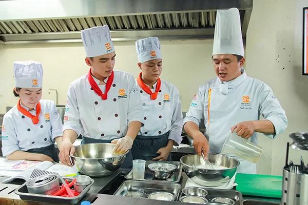 trường trung cấp nấu ăn á âu