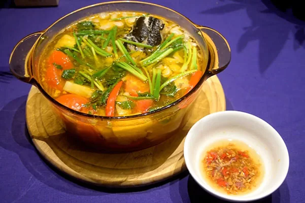 Cá lăng nấu canh chua