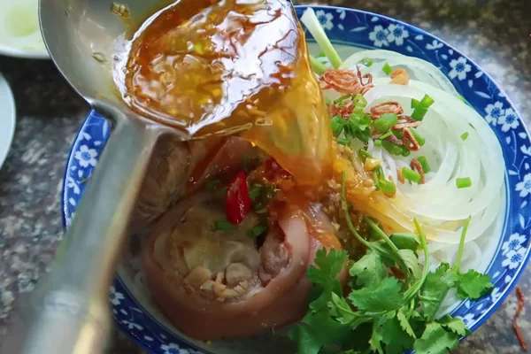 cách nấu bún giò heo thơm ngon