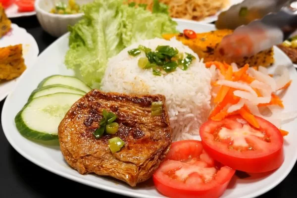 Cơm tấm sườn bì chả chay ngon