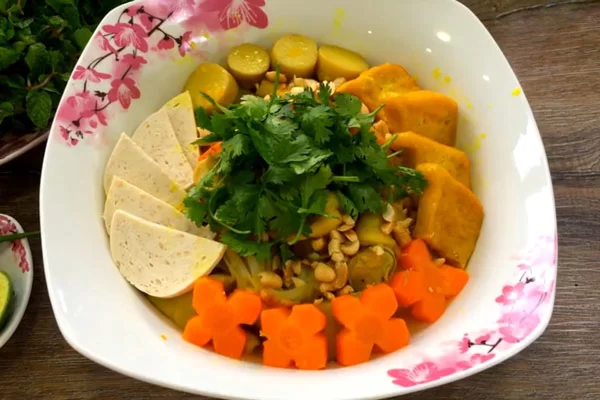 Món mì quảng chay sau khi hoàn thành