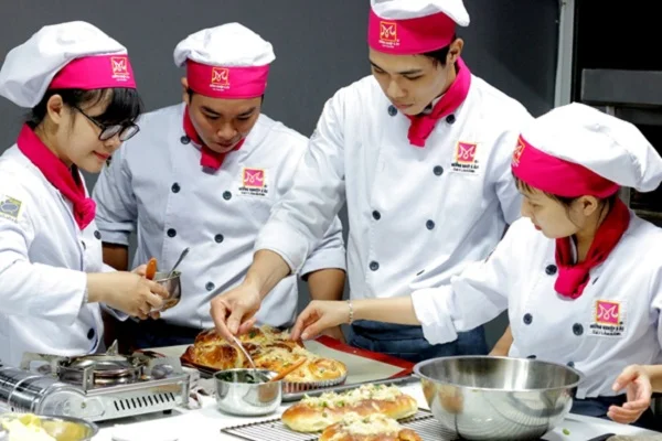 Học nghề làm bánh – cơ hội vừa học vừa làm vừa kiếm ra tiền