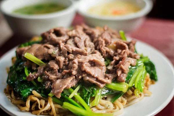 Phở xào hương vị hấp dẫn, bổ dưỡng
