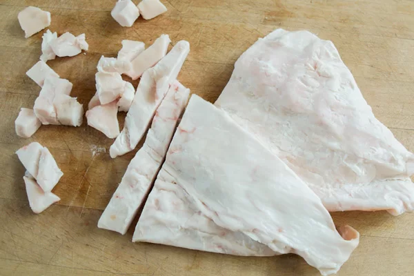 Cách chọn mua mỡ heo làm bò lá lốt