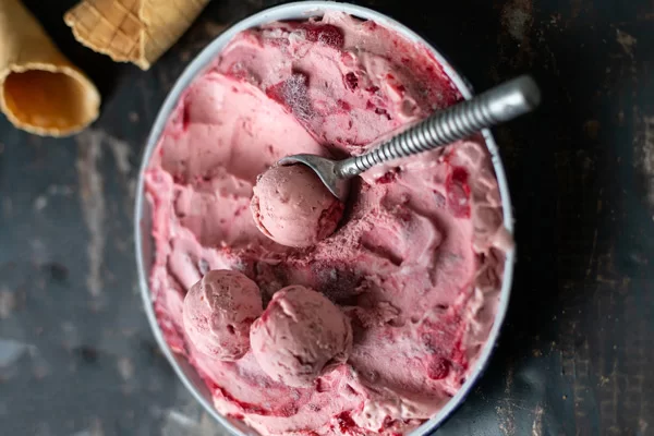 Cách Làm Kem Mận Hậu Thơm Ngon