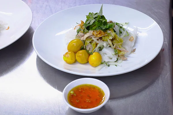 món Bánh ướt lòng gà