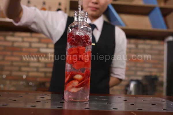 ngâm trái cây với nước tinh khiết