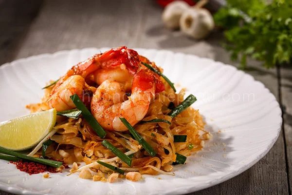 vắt chanh trộn đều