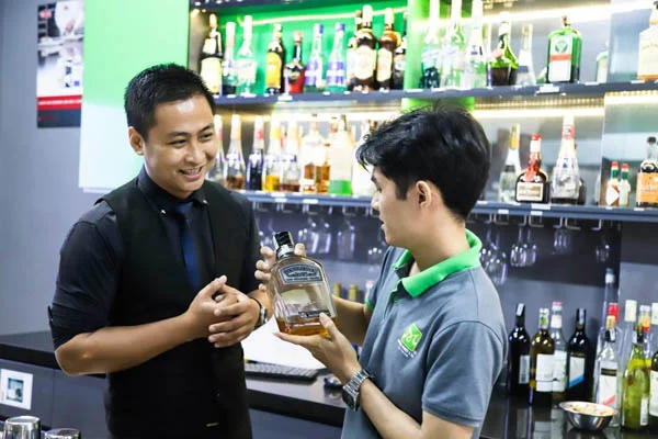 bar trưởng đào tạo nhân viên