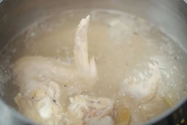 Chần qua nước sôi