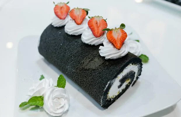 Bánh bông lan tinh than tre