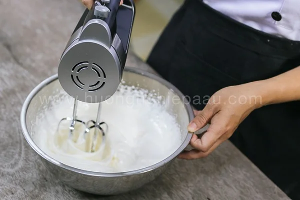 Đánh bông whipping cream Đánh bông whipping cream