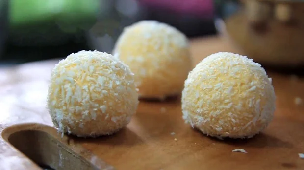 Bánh trôi hình bánh dừa