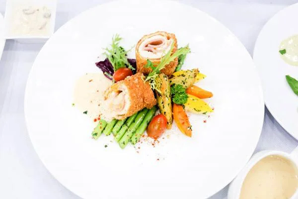 Bò cuộn sốt phô mai