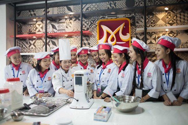 Buổi thực hành trong không khí thoải mái vui vẻ.