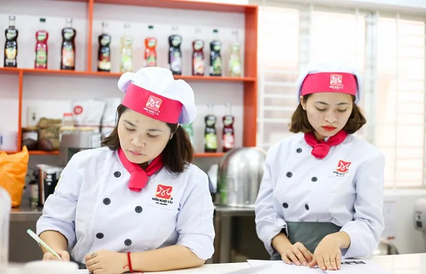 Các bạn học viên trong lớp