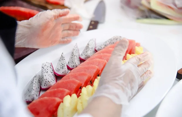 Các loại trái cây cũng được cắt gọt