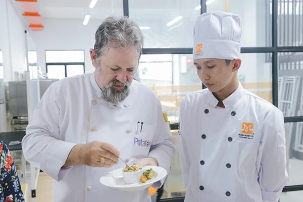chef norbert ehrbar đánh giá món ăn