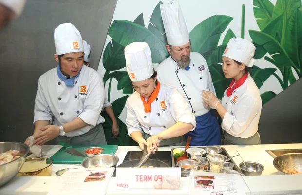 Chef vào tận bếp hướng dẫn