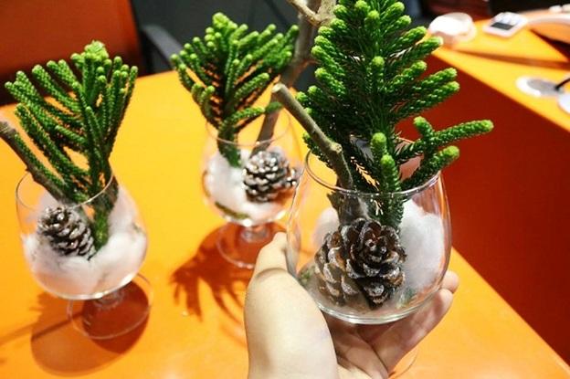 Chi nhánh Phan Xích Long HNAAu trang trí Noel