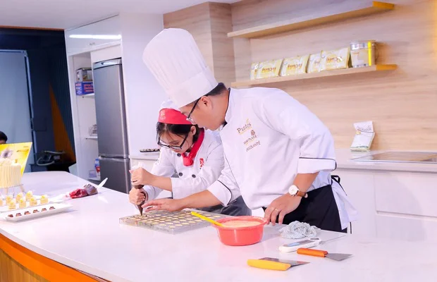 Chuyên gia trình diễn