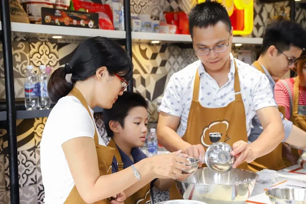 Công đoạn trộn bột