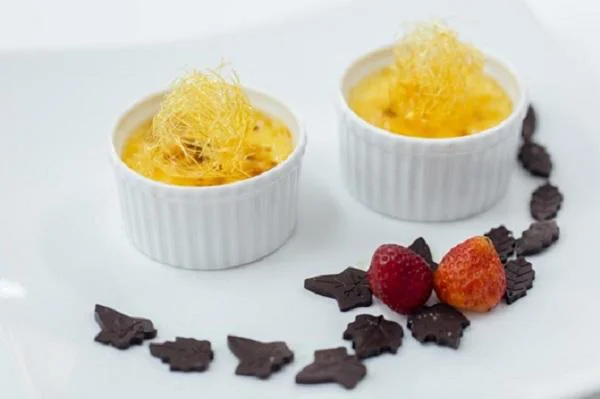 Cream brulee – Món tráng miệng quyến rũ đến từ nước Pháp cách làm bánh cream brulee