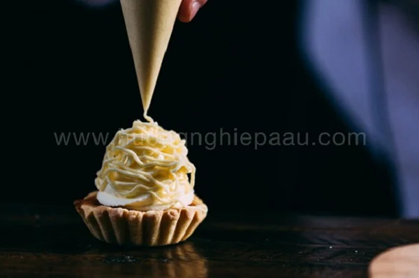 Đế tart, kem phô mai, kem hạnh nhân Đế tart, kem phô mai, kem hạnh nhân