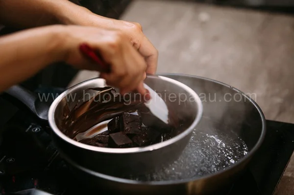 Đun chảy chocolate Đun chảy chocolate