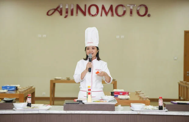 giới thiệu các nguyên liệu làm món Sushi