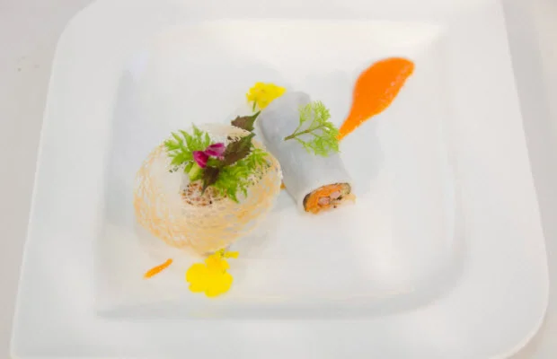 Gỏi cuốn đu đủ thịt bò tép khô