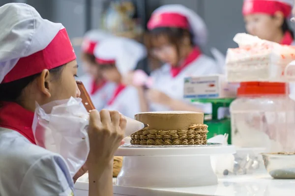 Mở tiệm bánh kem Mở tiệm bánh kem