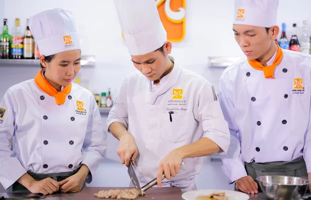 học nghề đầu bếp