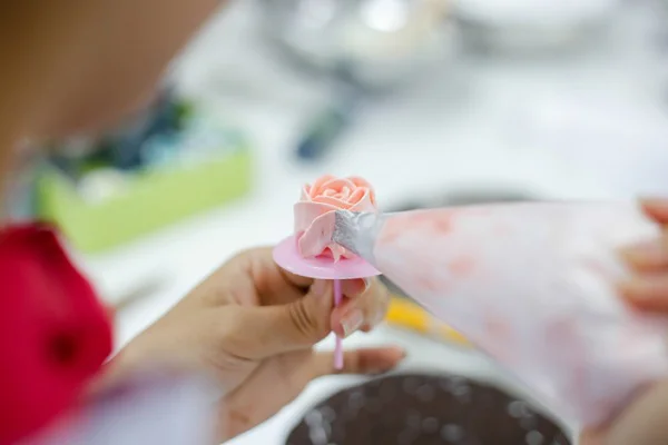 kỹ thuật bắt bông kem kỹ thuật bắt bông kem