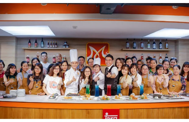 Khách mời chụp hình kỉ niệm