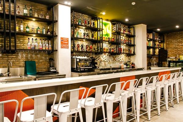 Không gian quầy pha chế tại Hướng nghiệp Á Âu Không gian quầy pha chế tại Hướng nghiệp Á Âu