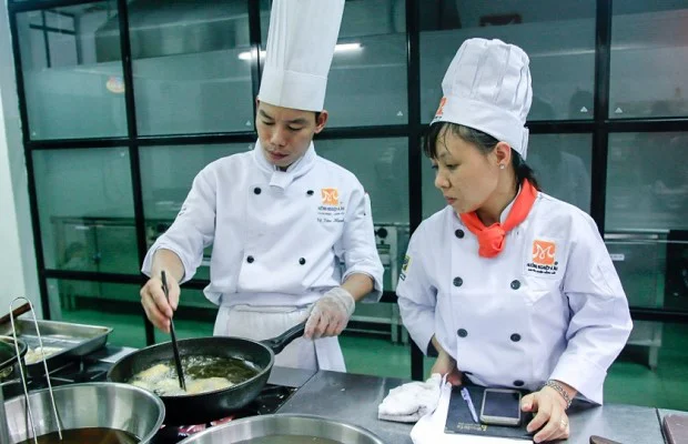 Lớp học nấu ăn yêu cầu