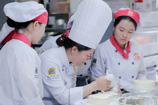 mức lương mơ ước của Bếp Trưởng Bếp Bánh