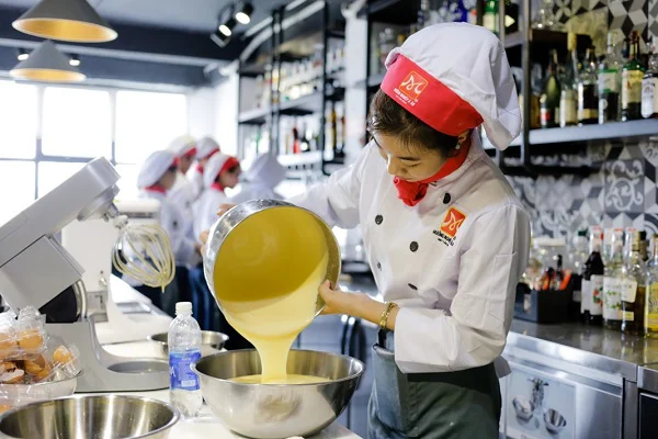 Nhiều bạn trẻ chọn học nghề Nhiều bạn trẻ chọn học nghề