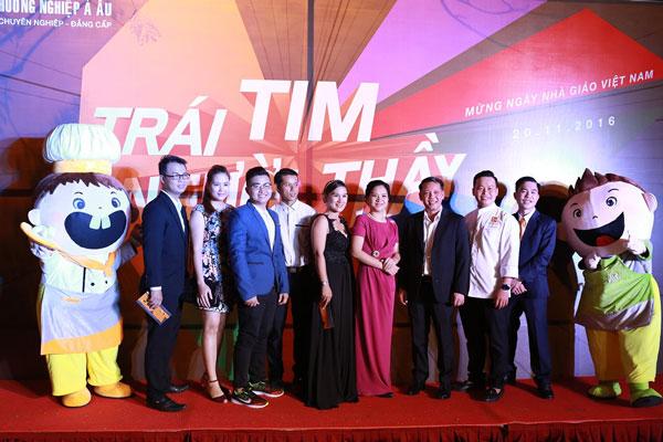 quý thầy cô chụp hình lưu niệm